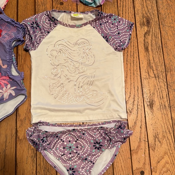 Girls’s swimsuit lot size 5-6 - Picture 4 of 6
